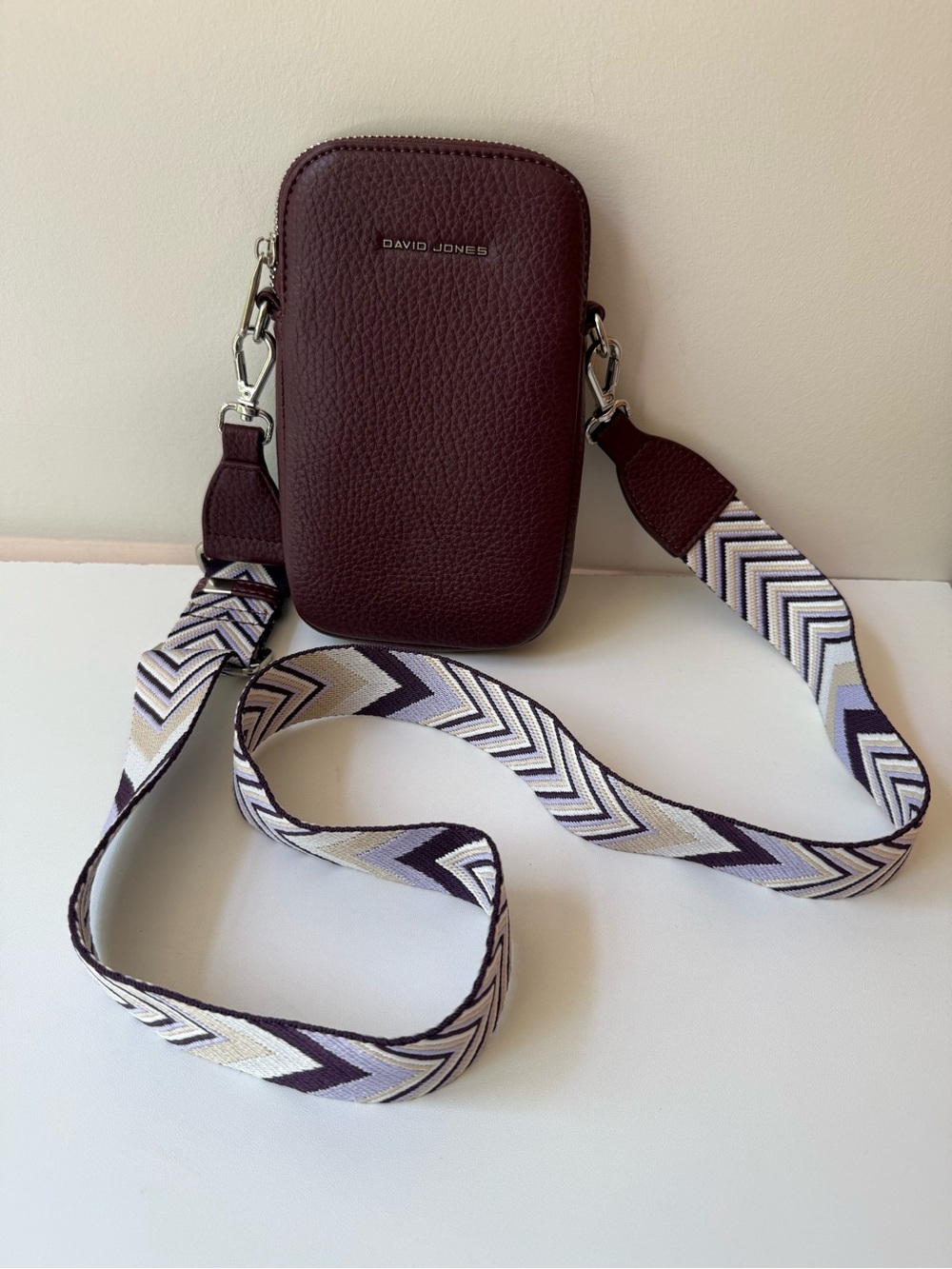 David Jones Women's Crossbody Phone Pouch - Burgundy